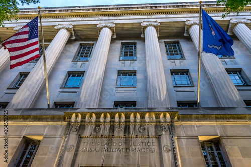 Fotografía Facade Flags Robert Kennedy Justice Department Building Washington DC