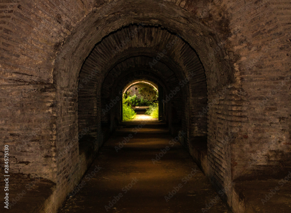 amphitheatre tunnel