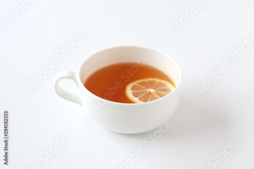 紅茶 ホット レモンティー カップ 白背景