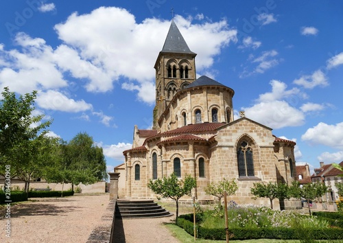 Eglise romane de Saint-Menoux, Allier, France