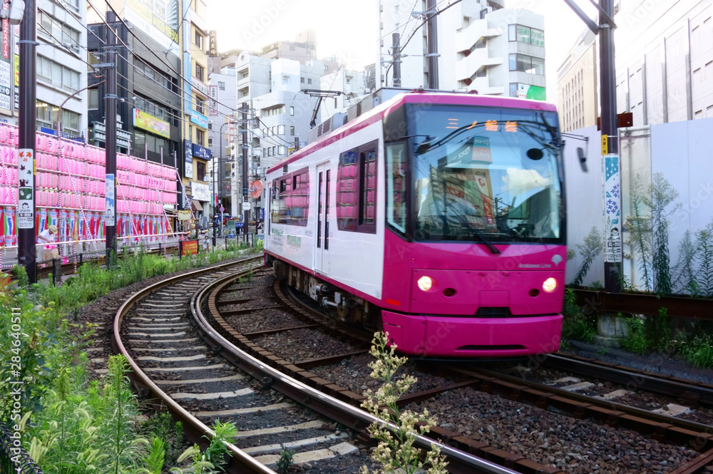 東京大塚を走る唯一の路面電車