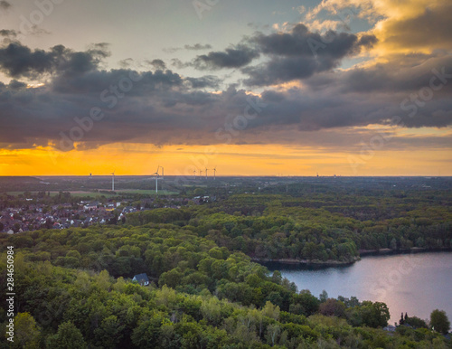 Panorama auf das Ruhrgebiet von der Halde Rheinpreußen aus der Luft