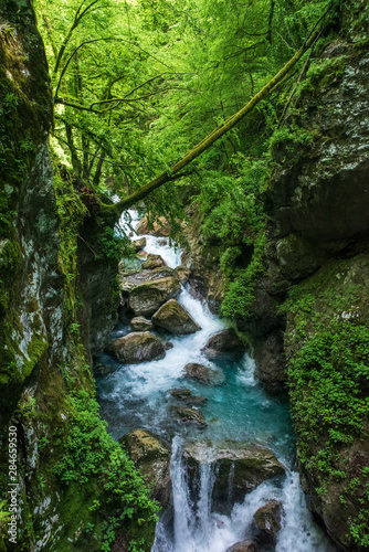 Soca Wasserfall in der Tolmin Schlucht in Slovenien