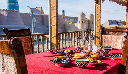 Schilderij op canvas Traditional Uzbek breakfast served on the terrace