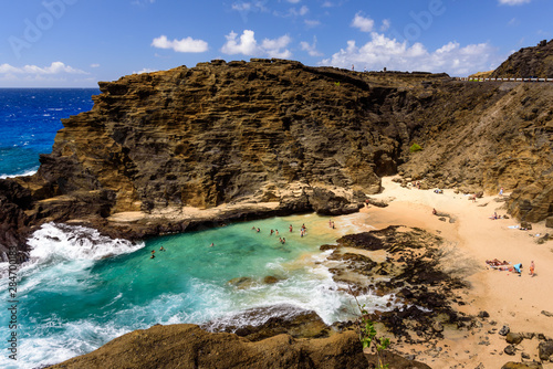 Valokuva View of Halona Cove, Oahu, Hawaii, on a sunny summers day.