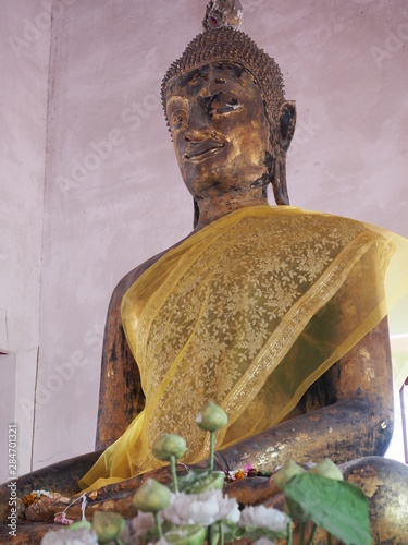 Old Buddha statue