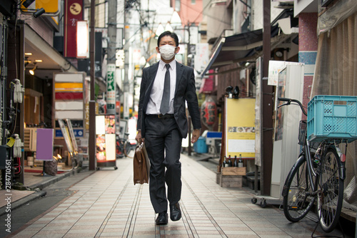Photography Japanese businessman in Tokyo with formal business suit