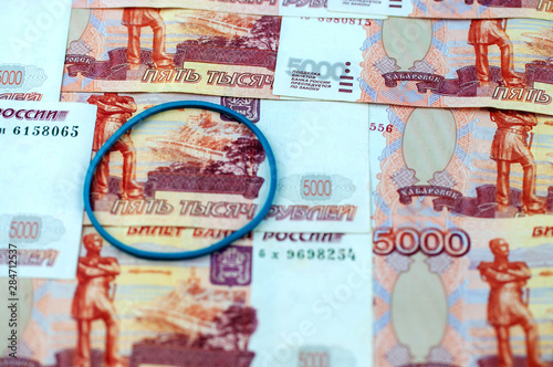 gum for money, Russian money, five thousand rubles, background image