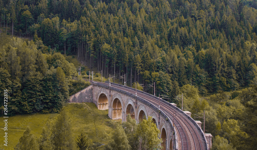 Brücke über die Kalte Rinne Eisenbahn Schienen Viadukt Niemand