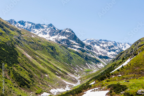 Flüela, Flüelatal, Flüelapass, Passstrasse, Alpen, Bergstrasse, Schneeschmelze, Engadin, Graubünden, Sommer, Schweiz