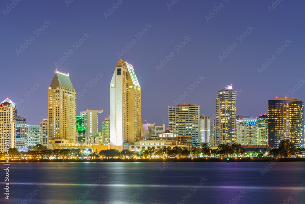 Obraz premium San Diego Skyline at Night at Coronado Island, San Diego