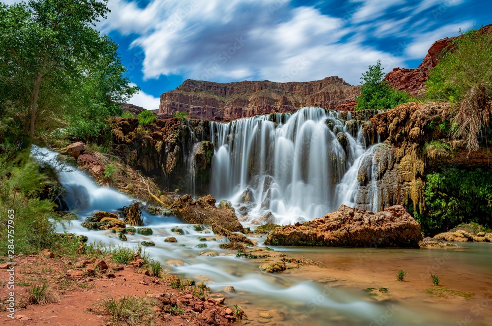 Obraz premium Waterfall in Havasupai. One of the water falls in Indian Reservation Havasupai. 