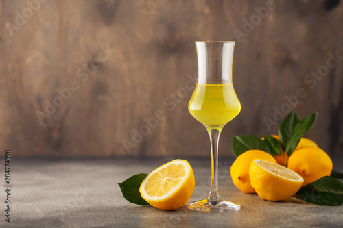 Foto Limoncello in glass