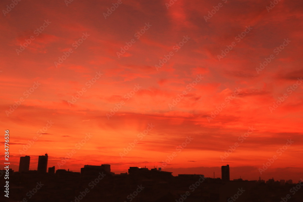 雨上がりの夕景 夏 秋 街並み 雨上がりの夕景 夏 秋 街並み
