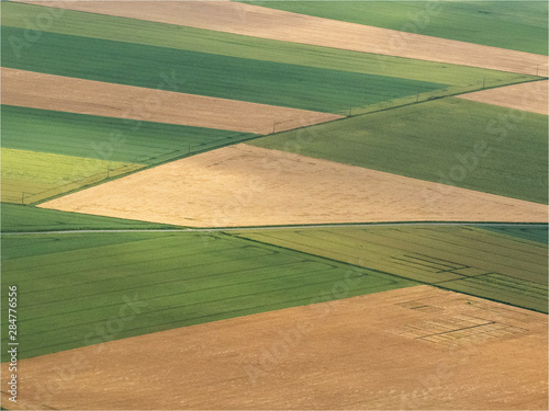 vue aérienne de champs à Laons dans l'Eure-et-Loir en France
