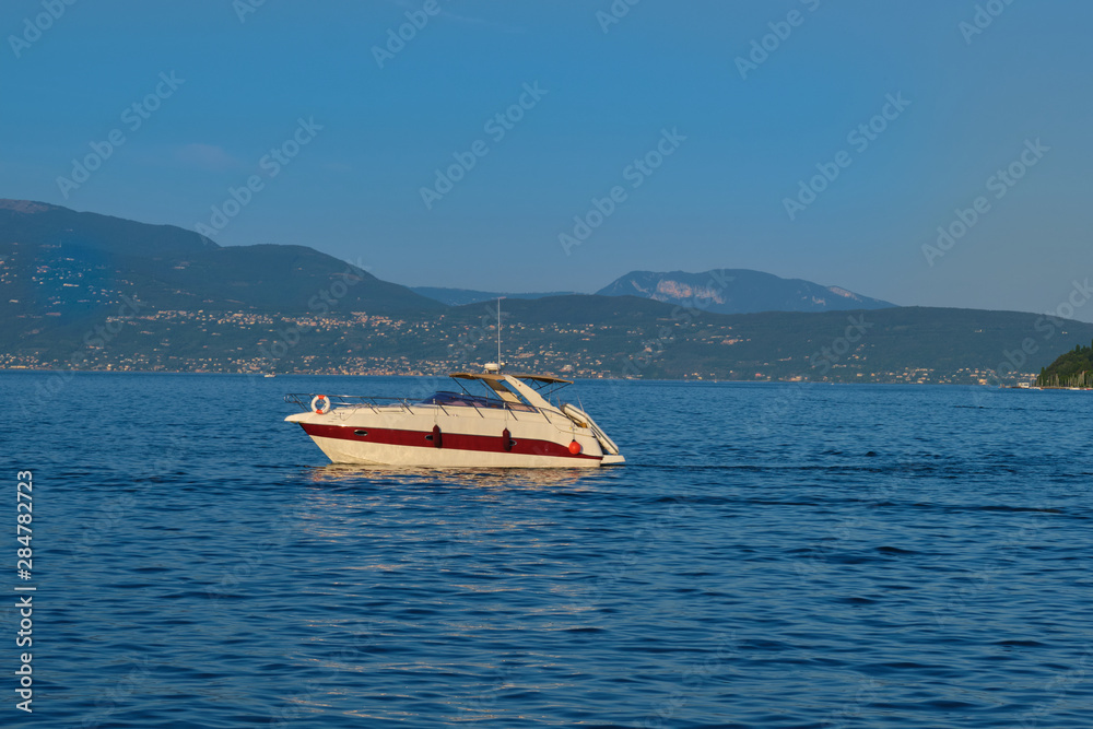 Obraz premium The parking of sailboats, boats, yachts in the port.