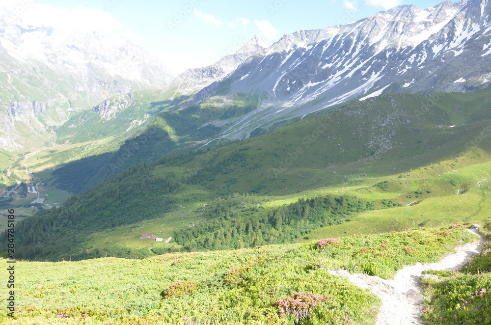 Obraz premium Parcours de randonnée lac de l'étroit Peisey Nancroix