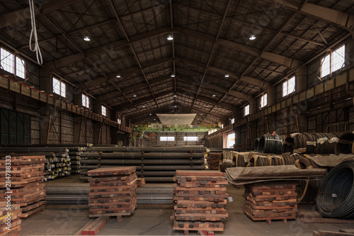 材木工場の中 Inside a timber factory