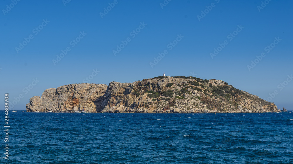 Las islas Medas (en catalán: Illes Medes) son un archipiélago situado en el mar Mediterráneo formado por unas siete islas pequeñas y algunos islotes