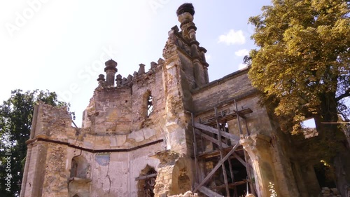 In the south of Ukraine there are many old architectural pearls. One of them is the Kuris palace.  On the building there is an emblem and the motto 