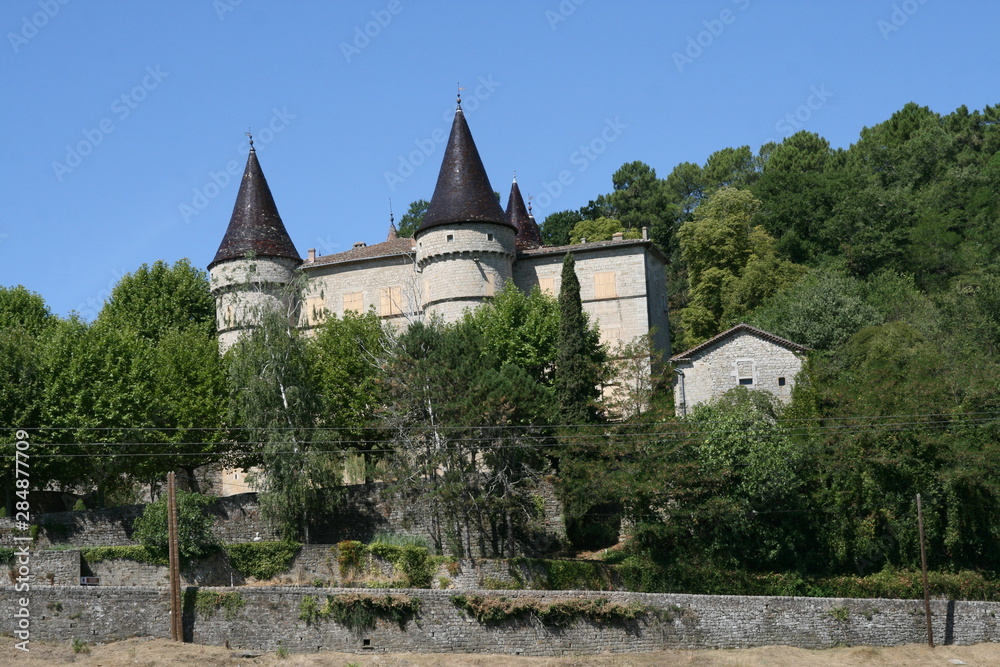 le château de Chambonas en Ardèche le château de Chambonas en Ardèche