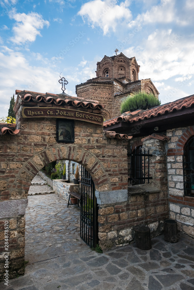 Obraz premium gate leading to the monastery of Saint John of Kaneo in Ohrid, Northern Macedonia