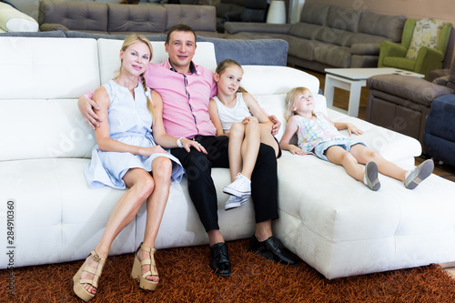 Parents with kids is pleased by new sofa