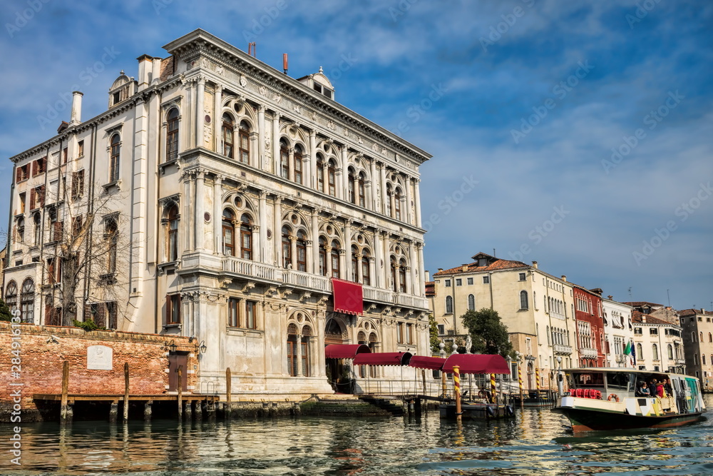 palazzo vendramin calergi am canal grande in venedig, italien