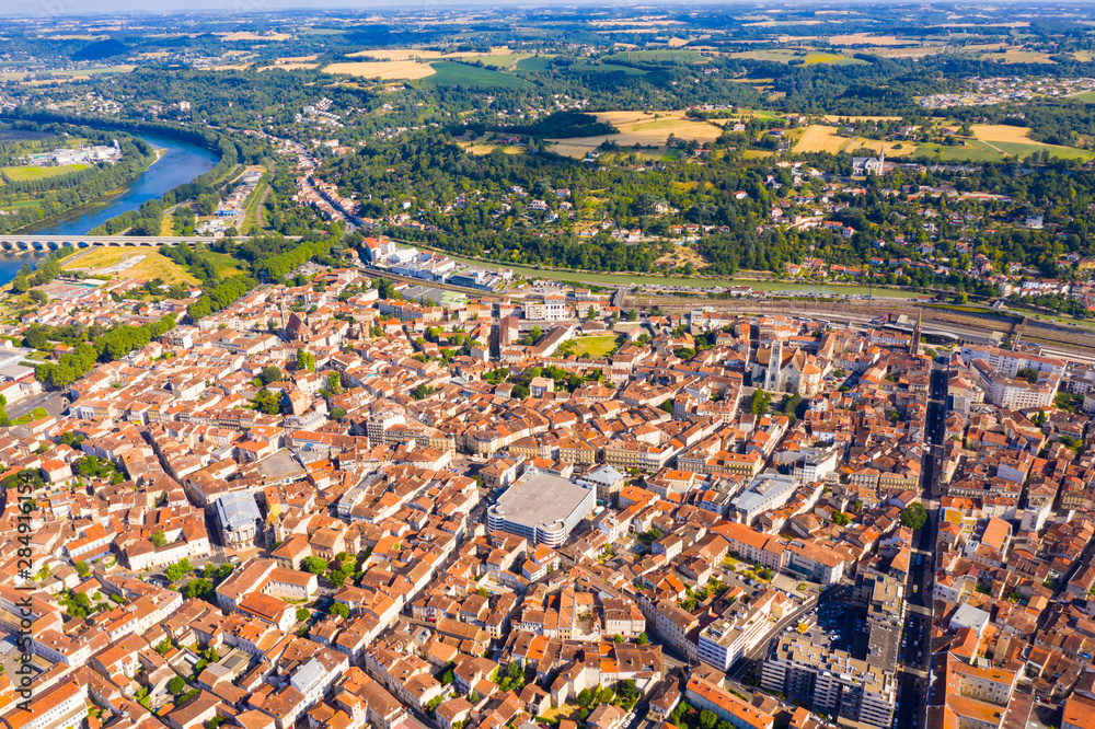 Obraz premium General aerial view of Agen city