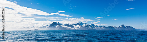 Wallpaper Mural South Atlantic Ocean, United Kingdom, British Overseas Territories, South Georgia, View of sea with mountains in background Torontodigital.ca