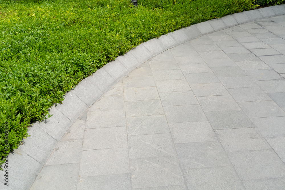Obraz premium path in the garden