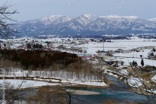 《秋田新幹線が走る風景（冬）》秋田県