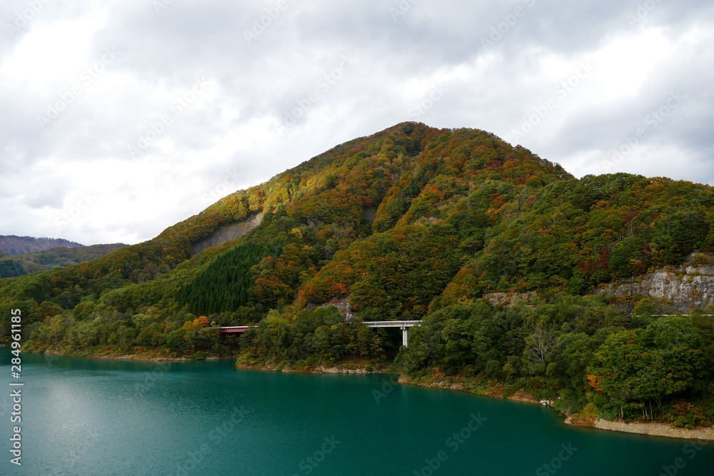 《宝仙湖(玉川ダム湖)》秋田県仙北市 《宝仙湖(玉川ダム湖)》秋田県仙北市