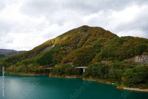 《宝仙湖（玉川ダム湖）》秋田県仙北市