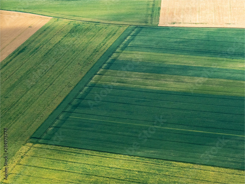 vue aérienne de champs près d'Escorpain dans l'Eure-et-Loir en France