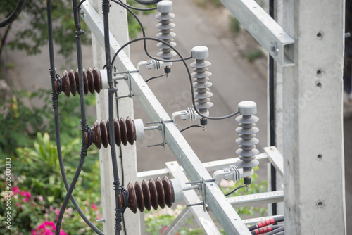 High voltage electricity connection