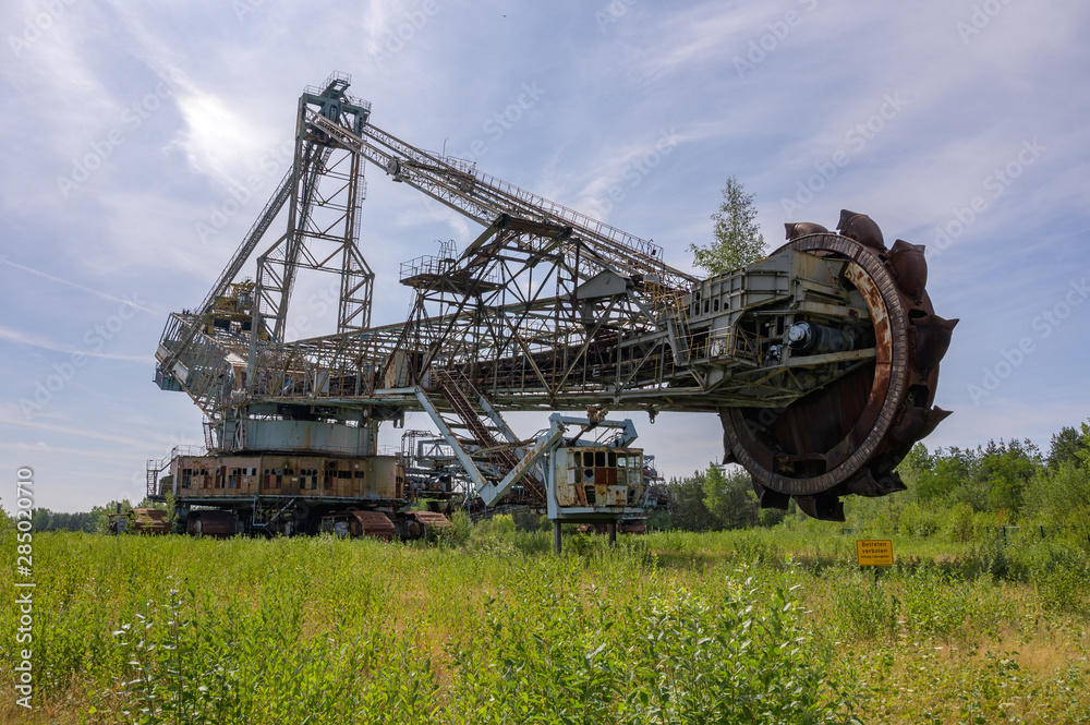 Stillgelegter Schaufelradbagger im Tagebau Senftenberg in der Lausitz  Stock-Foto