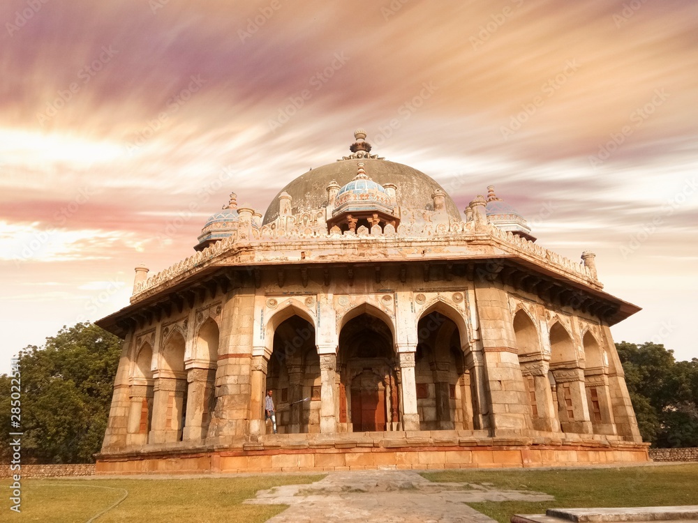 Fototapeta premium Tomb of Isa-Khan, Humayun Tomb -Delhi