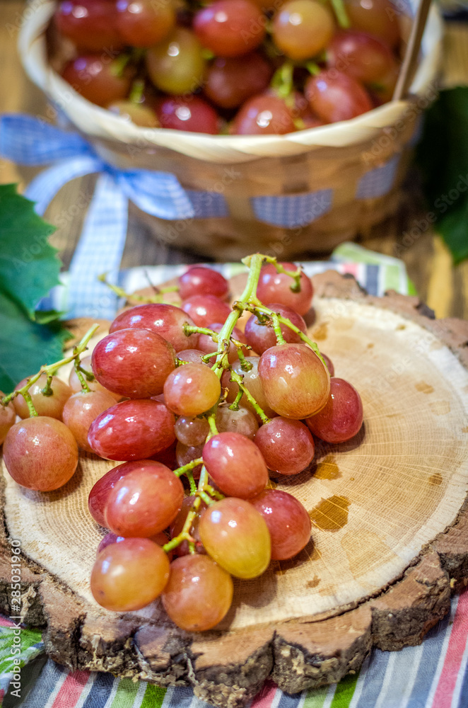 grono of pink grapes grono of pink grapes