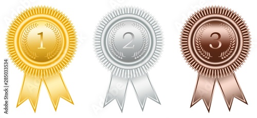 Ribbon in Gold; Silber und Bronze mit Lorbeerkranz als Vektor auf einem weißem isolierten Hintergrund.
