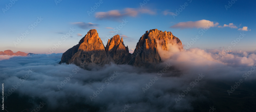 Naklejka Widok z lotu ptaka Grohmann spitze, dolomity, Włochy