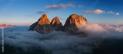 Panel kuchenny z motywem Aerial view of Grohmann spitze, Dolomites, Italy