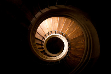 Fotobehang Trappen Wenteltrap in kathedraal Kutna Hora  © Radim Glajc