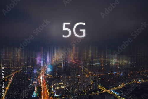 Obraz na płótnie 5G smart city, night view concept w salonie