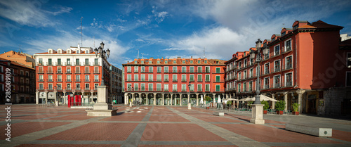 Plaza mayor de Valladolid	 con el Ayuntamiento en España photo