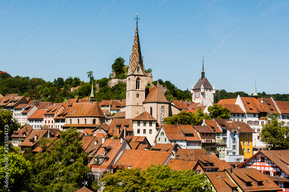 Baden, katholische Kirche, Stadtturm, Altstadt, Schlossberg, Ruine, Stadt, Altstadthäuser, Aargau, Sommer, Schweiz	