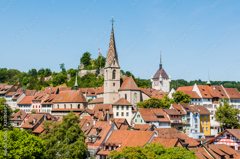 Baden, Altstadt, Stadtturm, Kirche, Altstadthäuser, Schlossberg, Limmattal, Aargau, Sommer, Schweiz