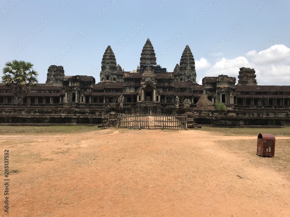 Fototapeta premium Angkor Wat temple in Cambodia behind no people landscape 