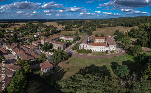 Obraz na płótnie Mortemart (Haute-Vienne, France) - Plus beau village de France - Vue aérienne w salonie