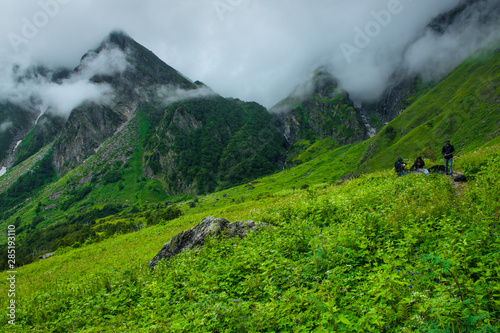 Canvas Print Landscape view of mountains and cloud in uttarakhand India